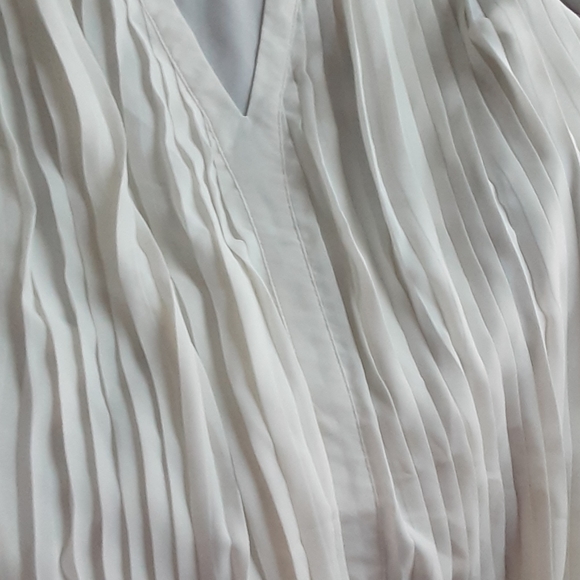 Ladies  Blouses - Picture 4 of 4